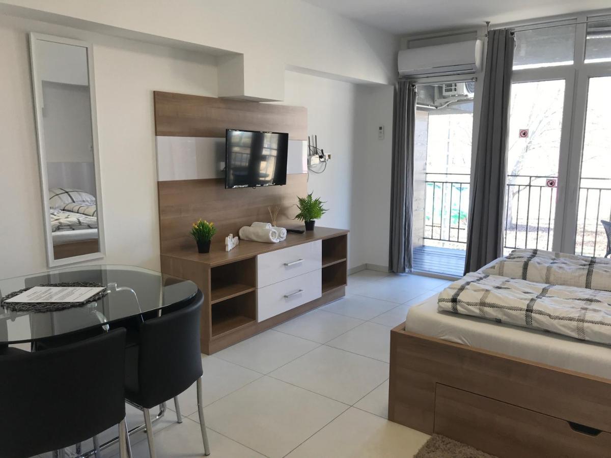 Tisza Gyöngye Apartmanház Apartamento Szeged Exterior foto