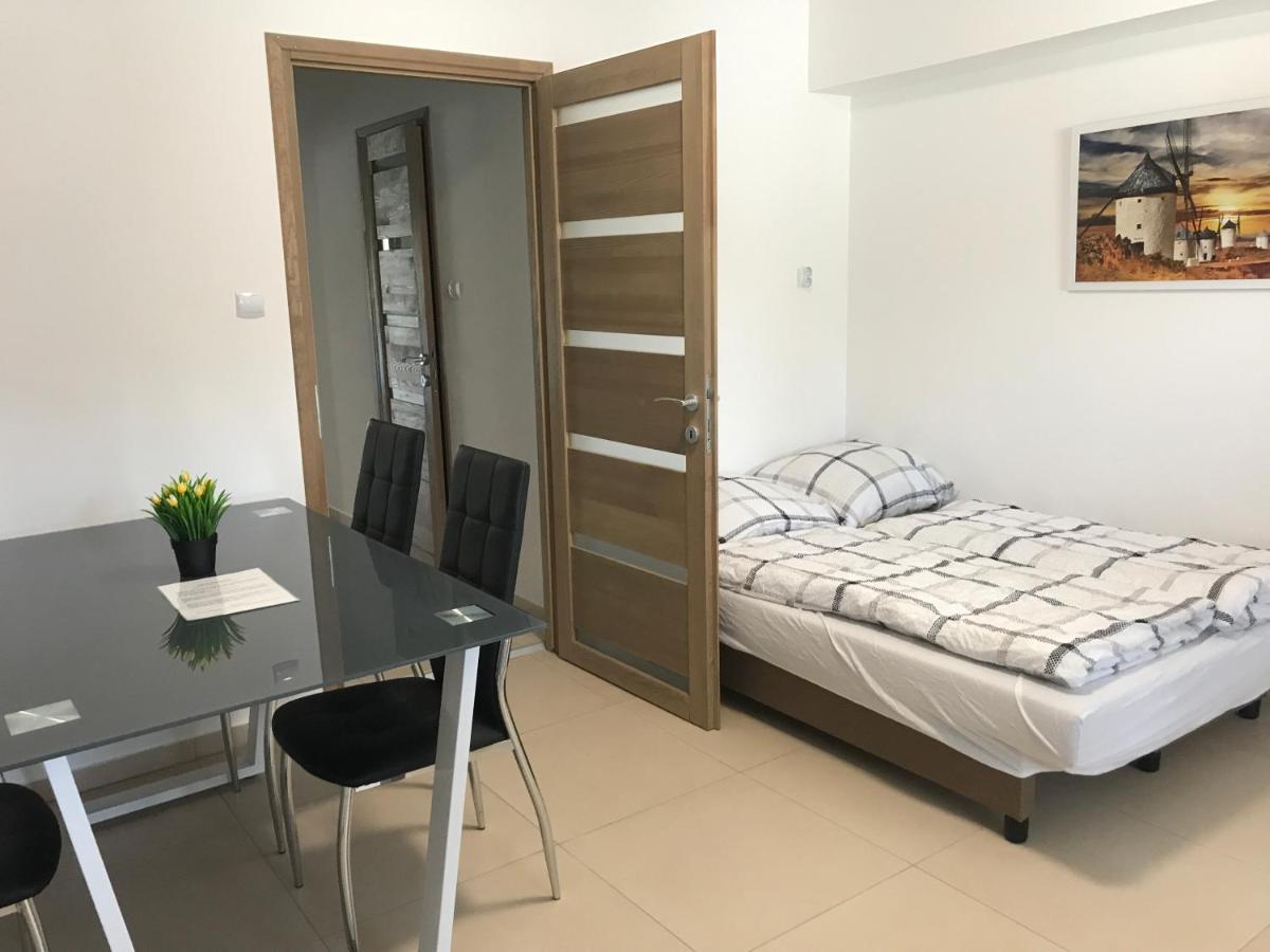 Tisza Gyöngye Apartmanház Apartamento Szeged Exterior foto