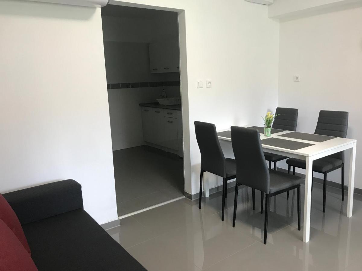 Tisza Gyöngye Apartmanház Apartamento Szeged Exterior foto