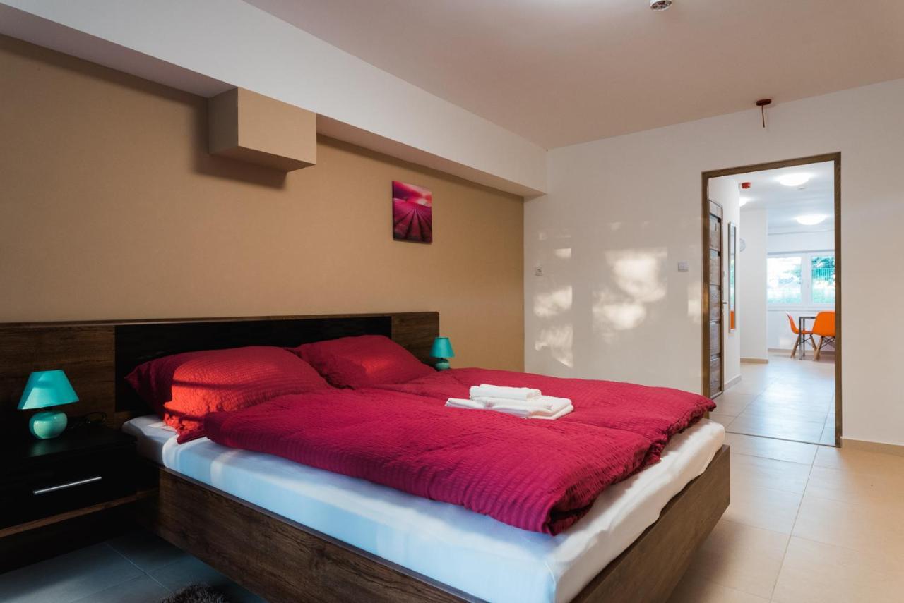 Tisza Gyöngye Apartmanház Apartamento Szeged Exterior foto